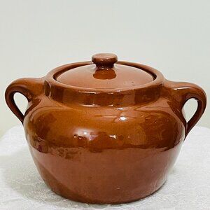 MEDALTA Potteries ~ MCM 1 Quart Bean /Baking Pot with Lid